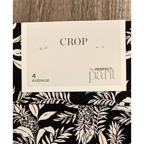 Signature Slimming Christopher & Banks Black & White Tropical Print Crop Pants 4 - Picture 3 of 12